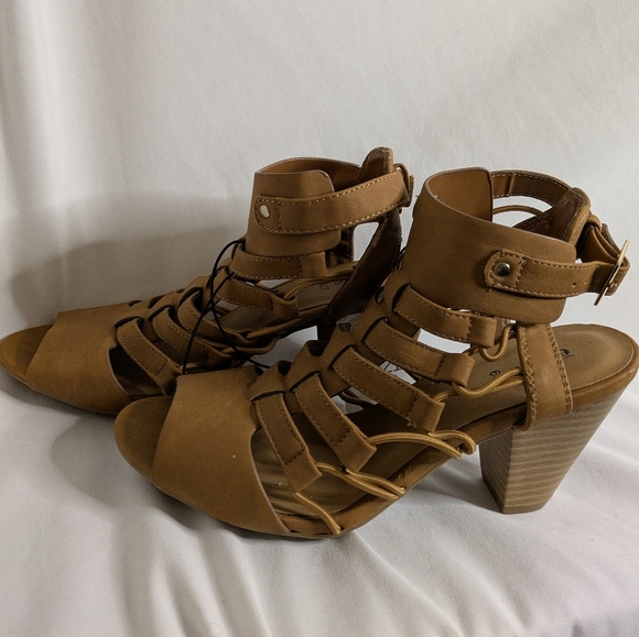 Rue 21 Brown Strappy Sandal with Block Heel - Picture 5 of 10